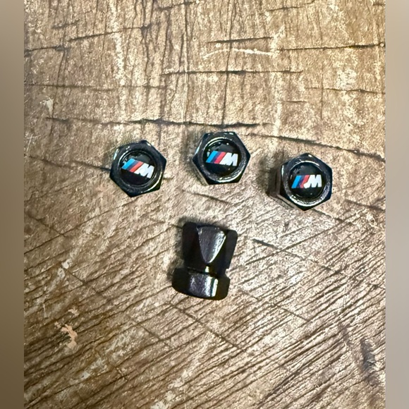 BMW Tire Cap Valves (4pcs) - Picture 2 of 2